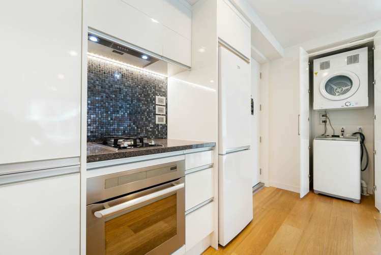 204/10 Lion Place Epsom_8