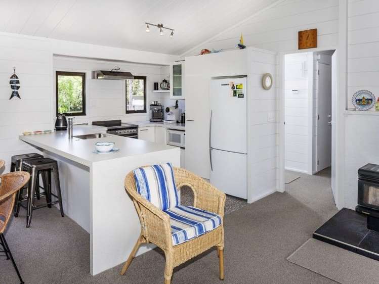 7 Courtney Close Pauanui_13