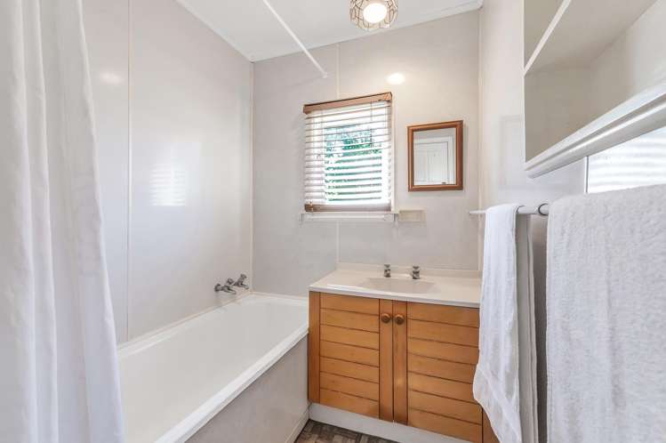 149 High Street Leeston_13