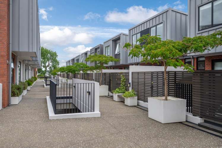 27/4 Stables Lane Millwater_19