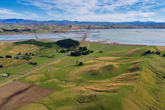 Corner Marfells Beach and Clifford Roads Lake Grassmere_3