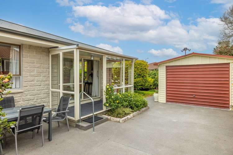 2/7 Tamarisk Place Parklands_14