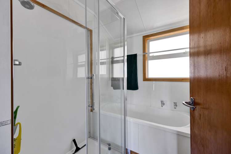 15 Fairbank Avenue Stratford_11