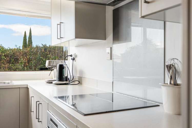 2/2 Riverview Road New Lynn_7