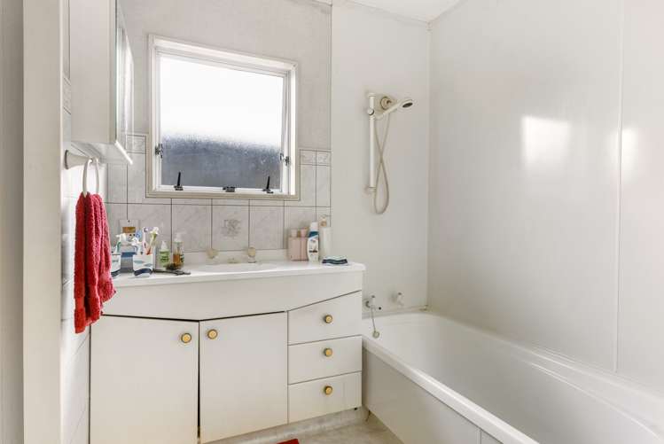 25 Trevor Hosken Drive Wiri_8