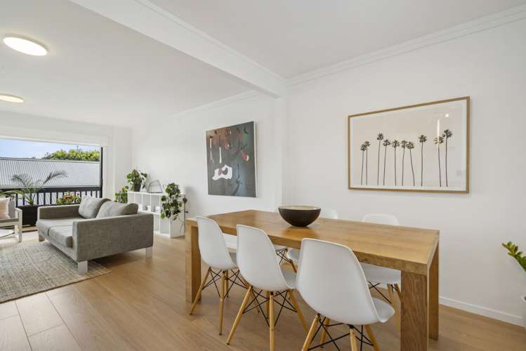 2/57 Lake Road Devonport_5