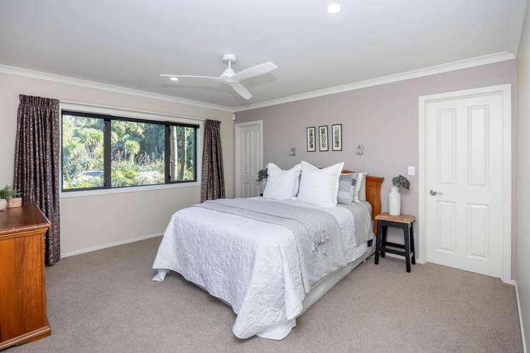 72 Barrington Drive Huntington_17