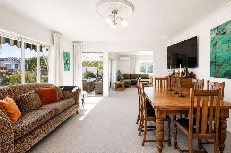 2 Fern Grove Taradale_7