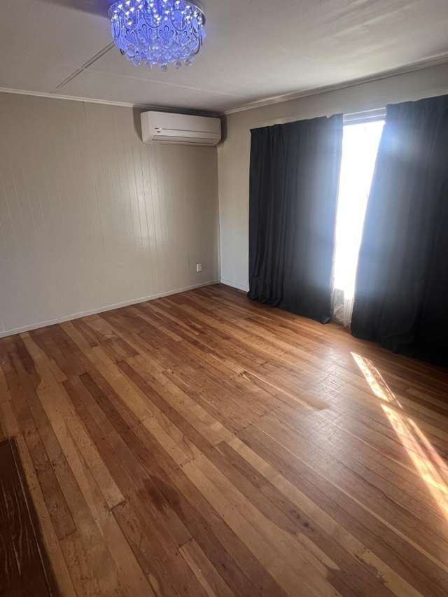 12 Everitt Road 10693_4