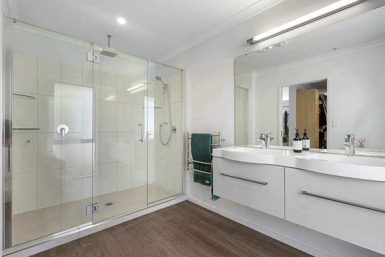 6 Defender Crescent Beachlands_13