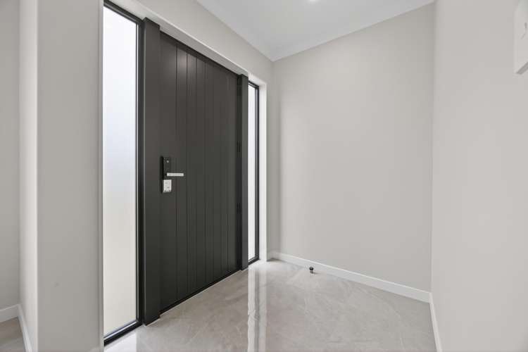 2 Ballyalton Crescent Flat Bush_21