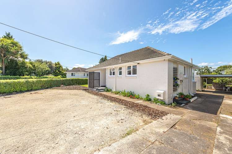 10 Hadfield Crescent 1201_19