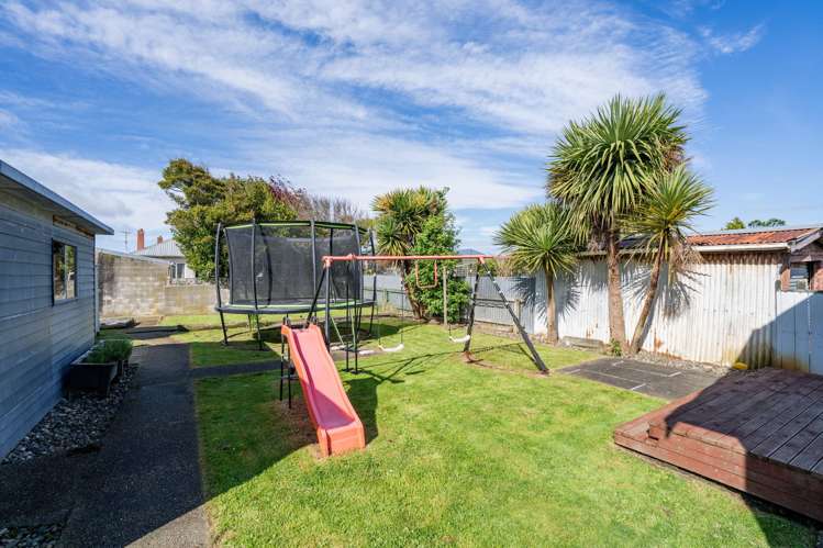 31 Lowe Street Avenal_21