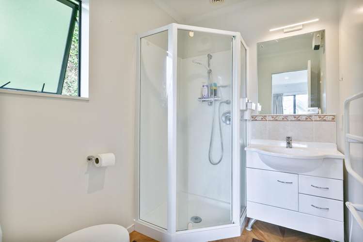 5a Bishops Glen Tawa_8