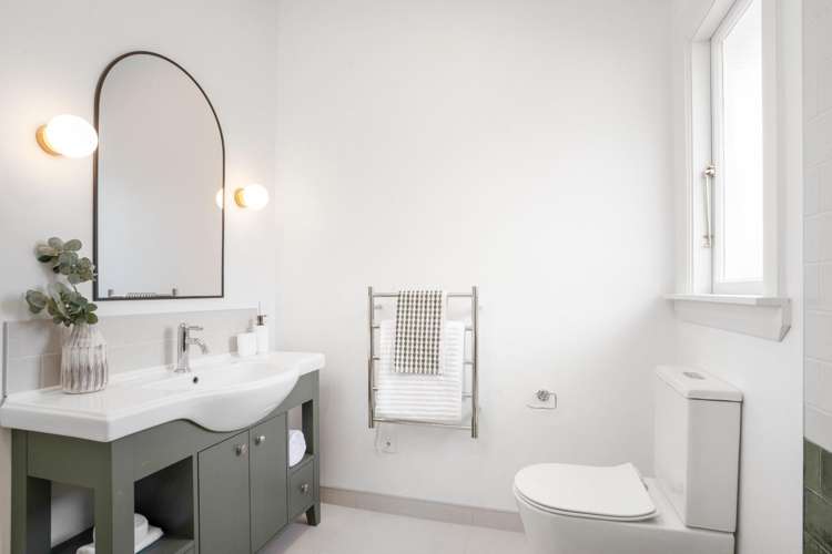 64 Corson Ave Beckenham_14