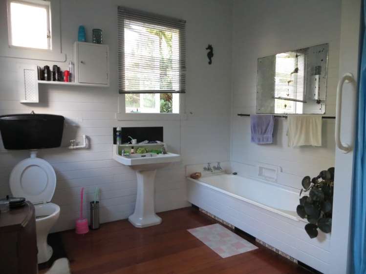 2 Farmer Street Te Aroha_10