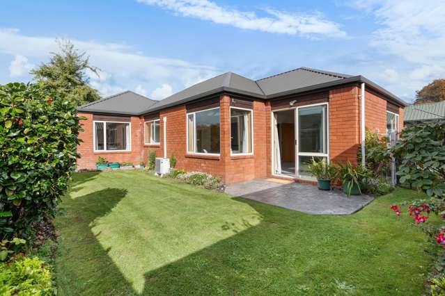 Charming Townhouse in Heart of Spreydon