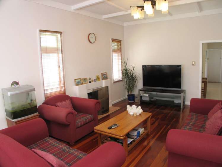 74 Peary Road Mount Eden_6