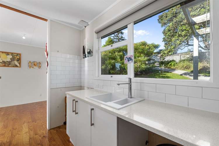 17 Holt Avenue Torbay_19