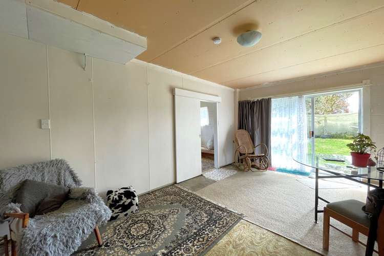 15 Esplanade Marokopa_25