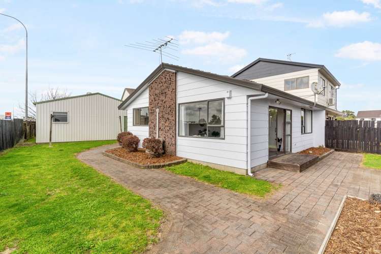 2/56 Challen Close Conifer Grove_15