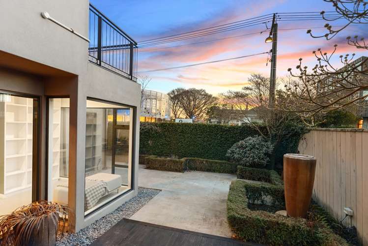 1/56 Hewitts Road Merivale - Christchurch City_15