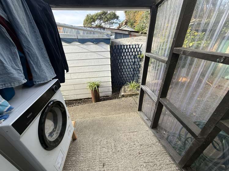 9 Rimu Street Kaka Point_12
