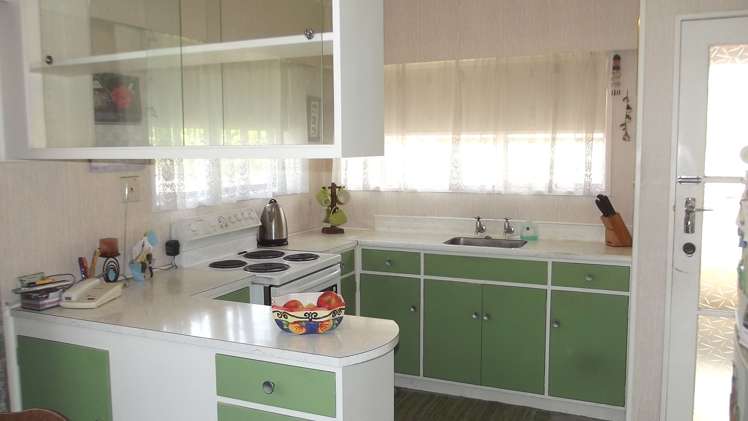 2/35 Beach Road Pahurehure_2