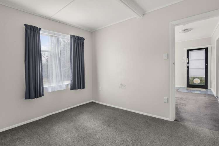 102 Hine Road Wainuiomata_16