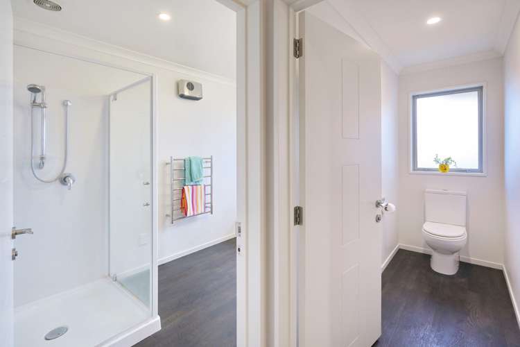 16 Barnsley Crescent West Melton_13