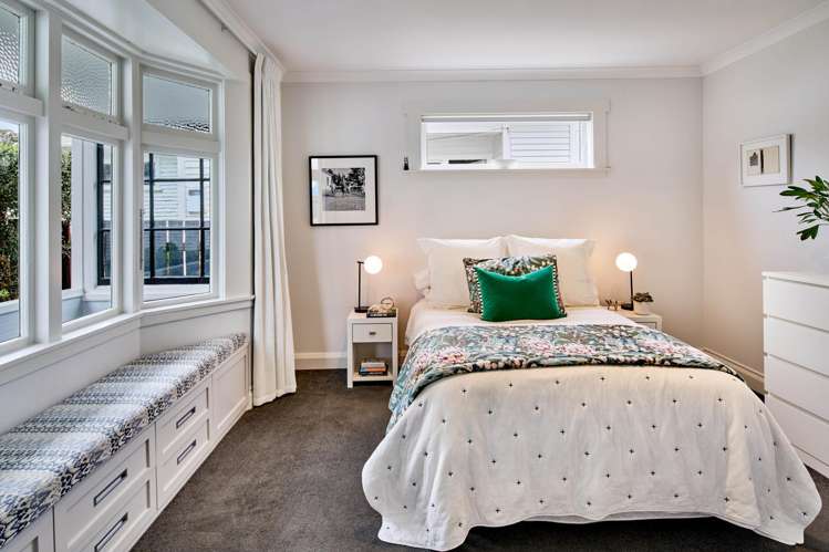 292 The Parade Island Bay_17