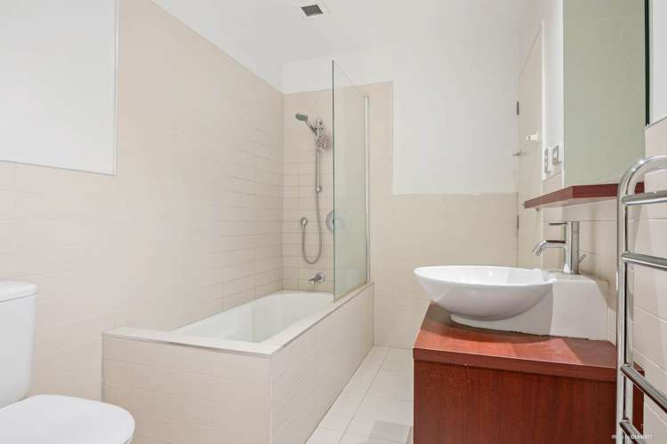 1117/2 Beach Road Auckland Central_5