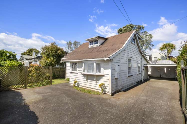 82 The Drive Epsom_20