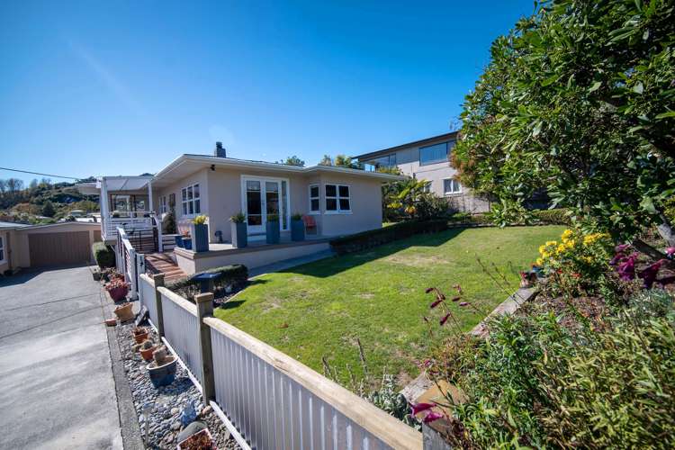 31 Maitland Avenue Stoke_8