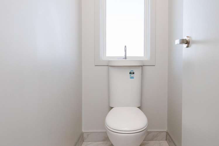 18b Galea Grove Kelvin Grove_13