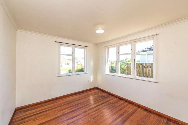 10 Churchill Crescent_5