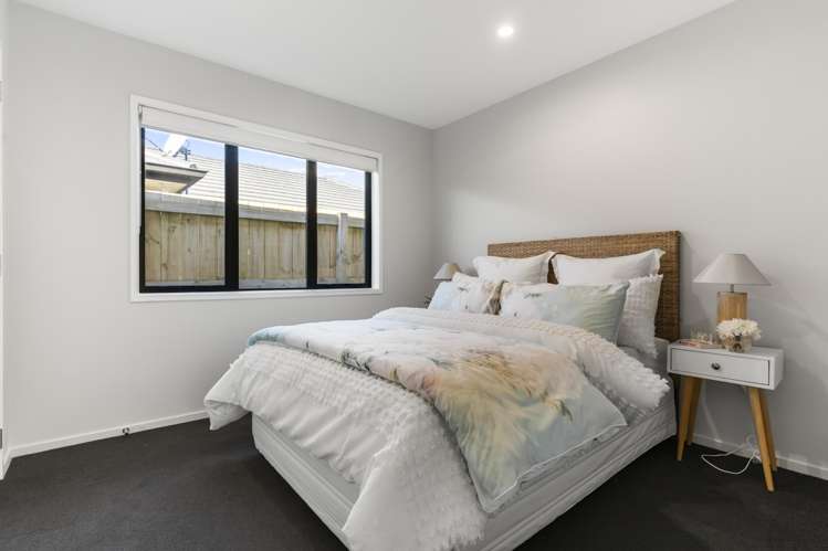 8 Opouatu Avenue Glenbrook_19
