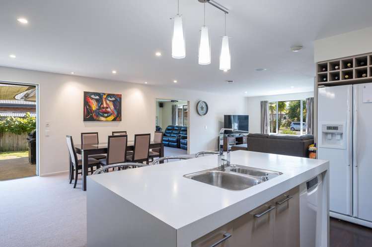 53 Covent Drive Stoke_6