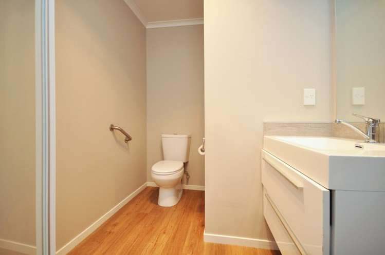 1/27 Jones Crescent Melville_9