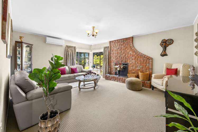 12 St Simon Place Botany Downs_13