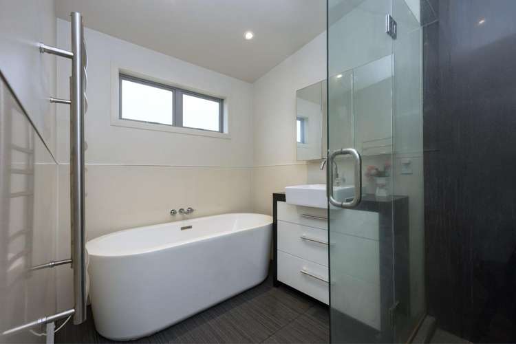 140A Solar Road Glen Eden_13