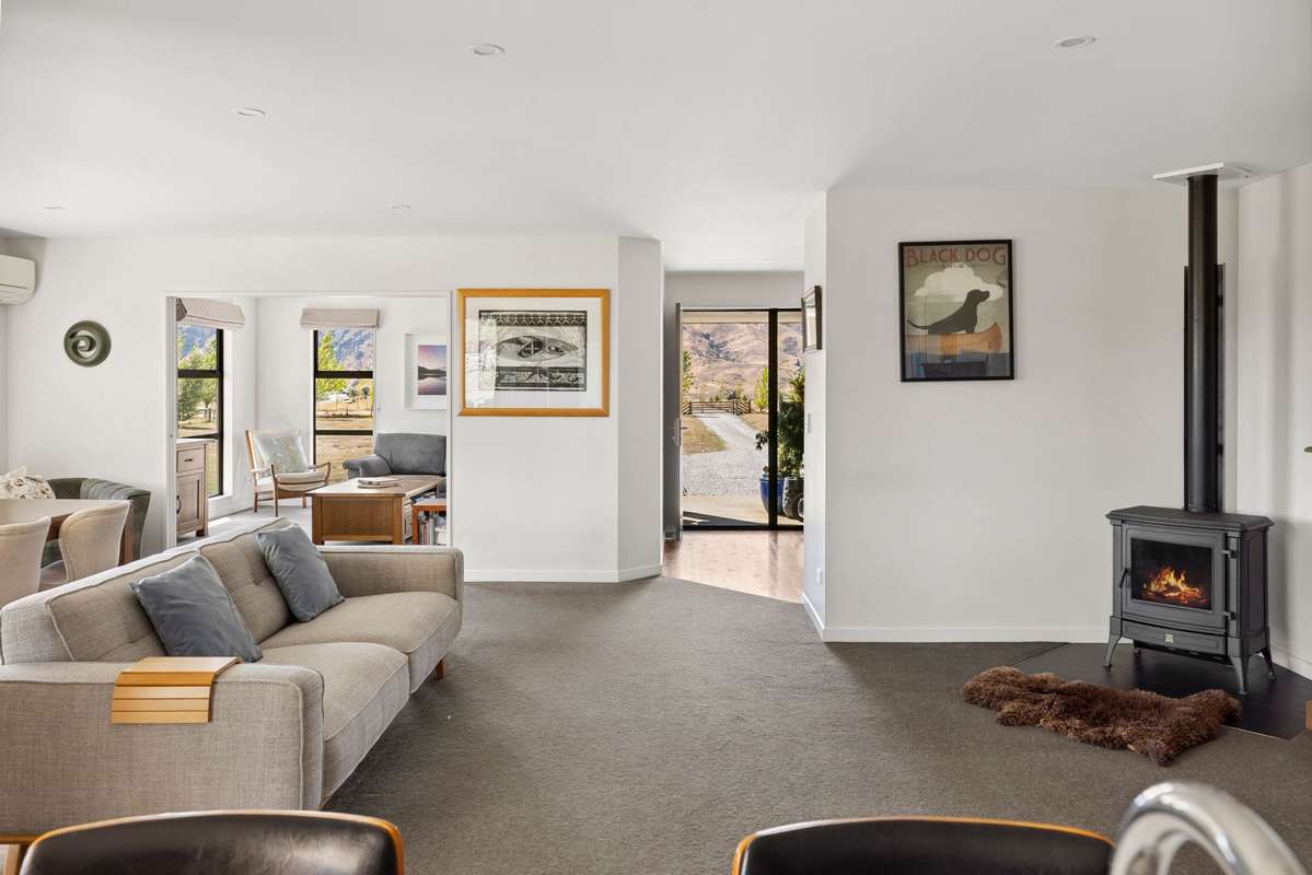 55 Totara Place, Queensberry_3