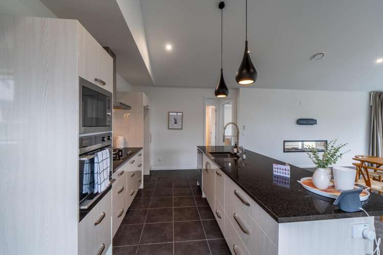 101 Hoffman Court Waikiwi_39