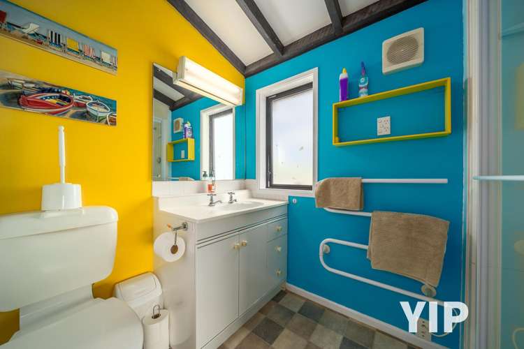 16 Carluke Street Paparangi_15