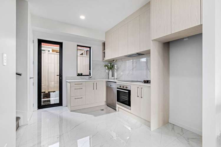 6/4 Glenhaven Place Te Atatu Peninsula_7