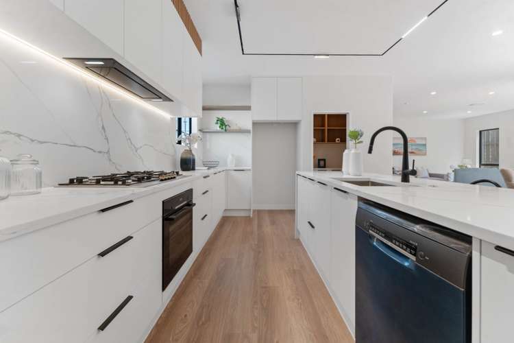 74 Huanui Drive Orewa_10