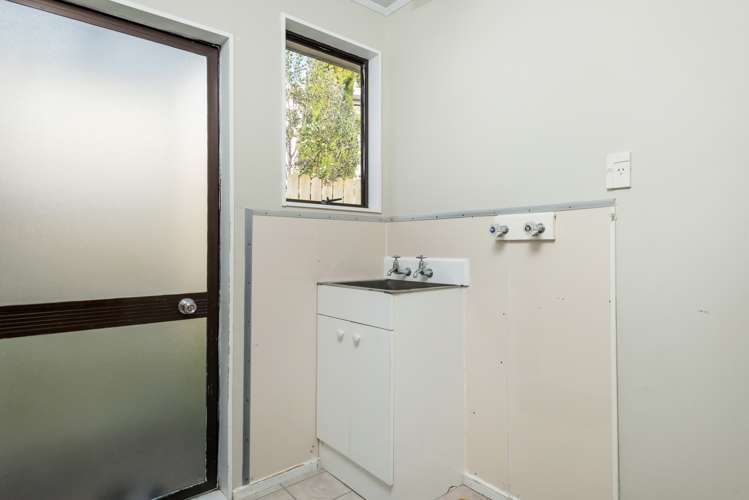 12 Halloran Place Massey_13