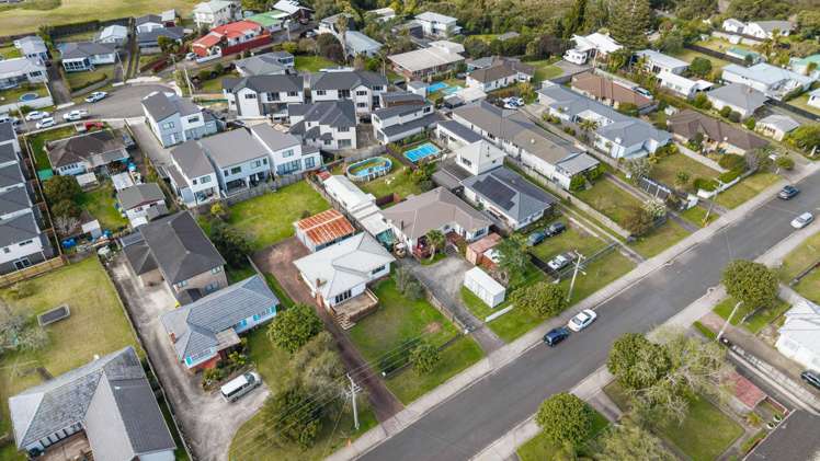 102 & 104 Matipo Road Te Atatu Peninsula_16