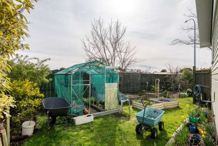 2 Shelley Crescent Stoke_27