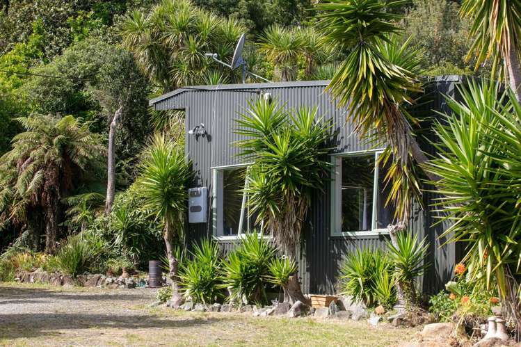 210A Goble Road Komata_13